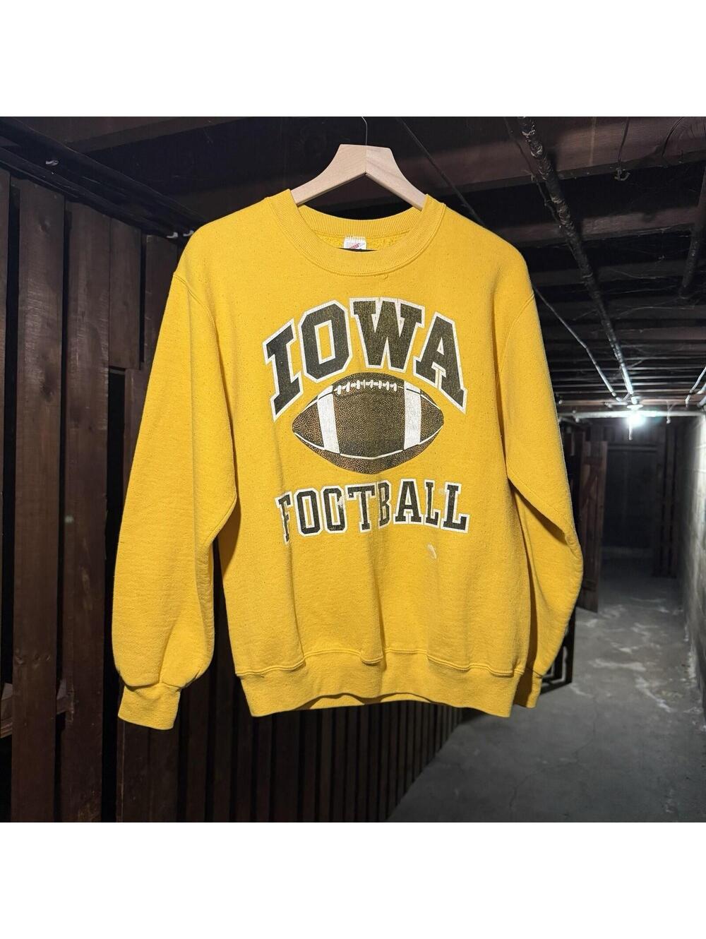 Vintage 80s Iowa Football Crewneck Sweatshirt Yellow Men’s Large USA Jerzees